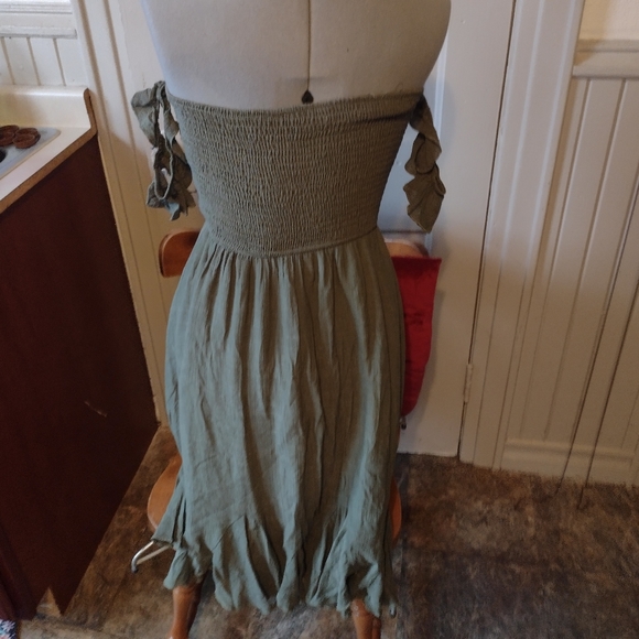 Olive green shirred sundress - Picture 3 of 3